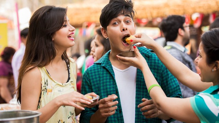 2drhhpuo_eating-gol-gappa_625x300_11_June_24.jpg