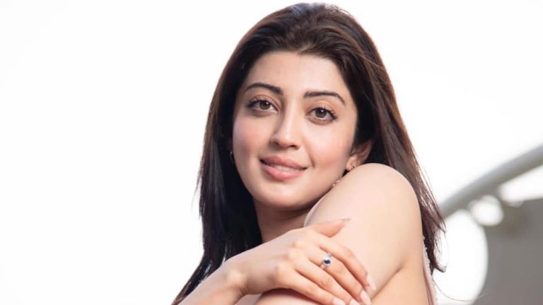 3ved7gog_pranitha-subhash_625x300_08_June_24.jpg