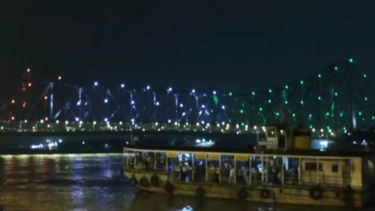 8e81dfvo_howrah-bridge_640x480_15_August_23.jpg