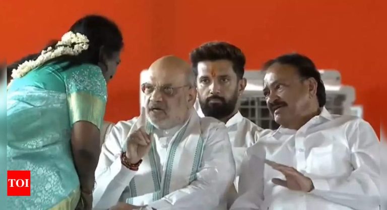 Amit-Shah-Amit-Shah-wags-finger-at-Tamilisai-video-goes.jpg