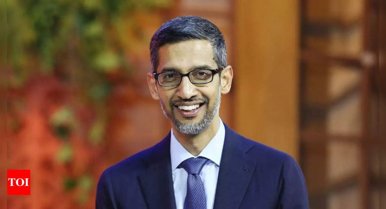 Google-CEO-Sundar-Pichai-takes-the-witness-stand-in-600.jpg