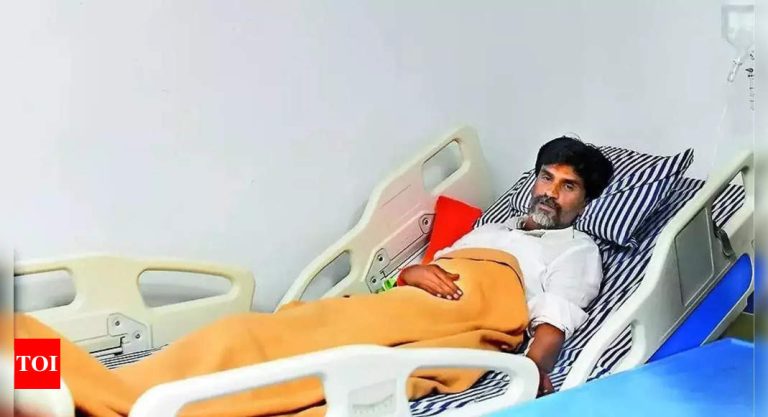 Maratha-quota-activist-Manoj-Jarange-begins-indefinite-hunger-strike-without.jpg