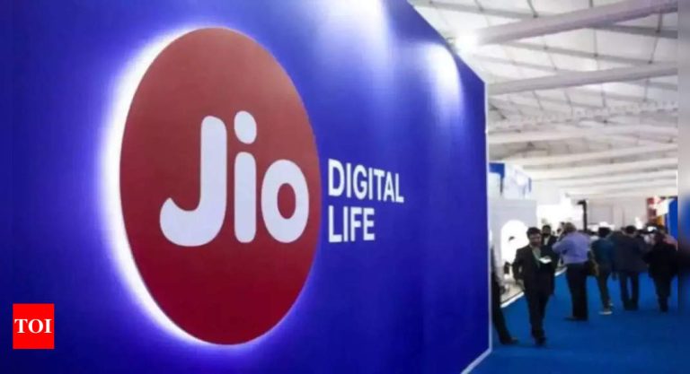 Reliance-Jio-down-People-report-issues-with-JioFiber-mobile-internet.jpg