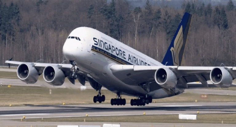 Singapore-Airlines-offers-compensation-of-10000-to-passengers-hurt-by.jpg