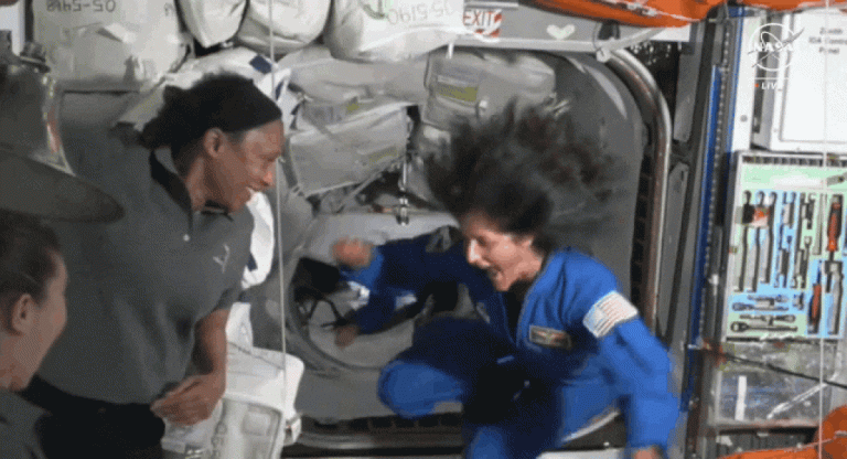 Watch-Sunita-Williams-dances-upon-reaching-International-Space-Station-after.jpg