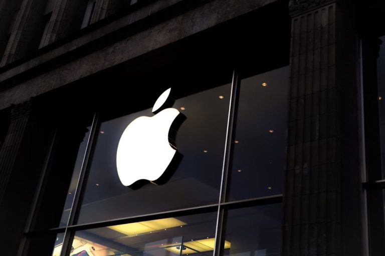 apple_logo_1713172302905.jpg