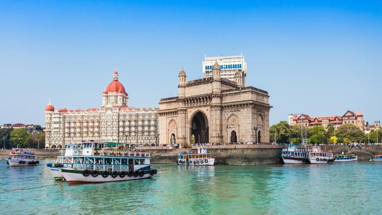 fhlcao9g_mumbai-gateway-of-india-and-taj-mahal-palace-hotel_625x300_28_May_24.jpg