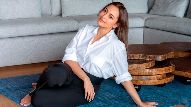 jrpev1qo_sonakshi-sinha_625x300_25_September_23.jpg