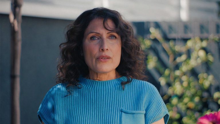 lisa-edelstein-in-the-everything-pot.jpg