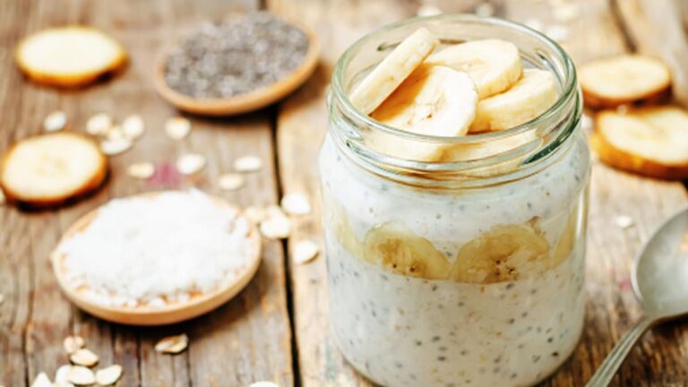 m6oa0l6g_overnight-oats_625x300_01_February_24.jpg