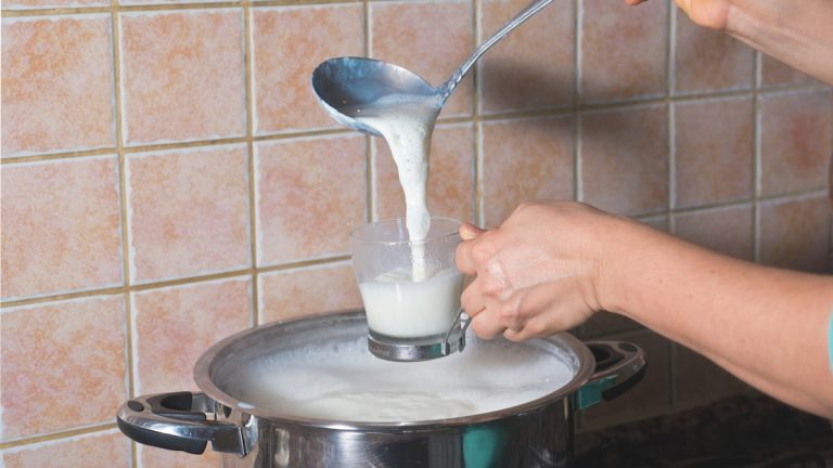 no3ilv4o_boiling-milk_625x300_20_June_24.jpg