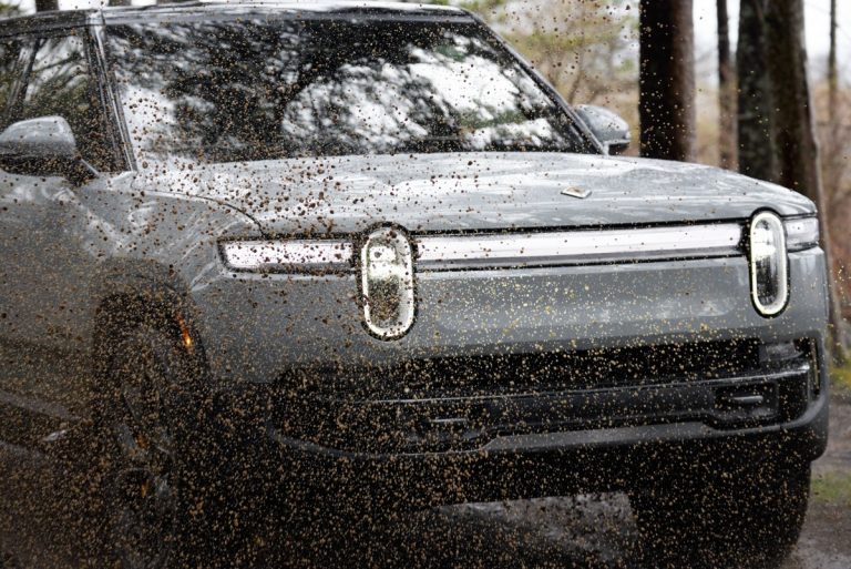 rivian-next-gen-r1s-mud.jpg