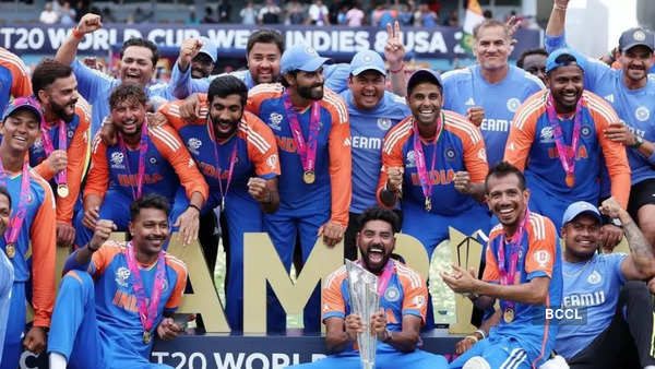 Team India with trophy