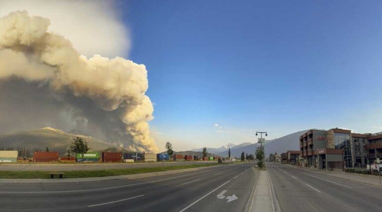 1721949314_Canadian-Rockies-resort-town-of-Jasper-is-ravaged-by-wildfire.jpg