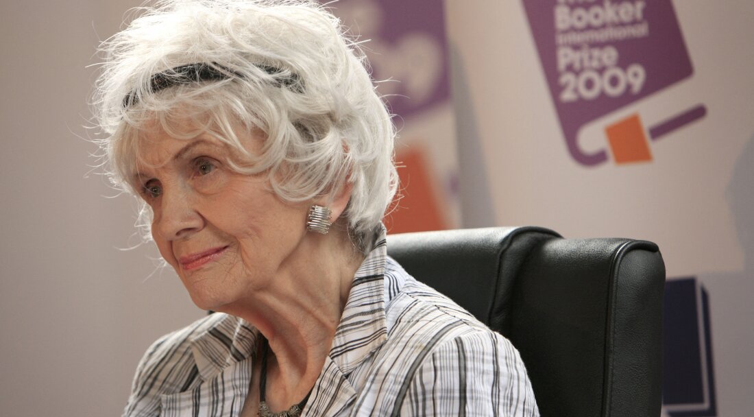 Author Alice Munro in 2009. Her daughter has come forward with allegations her stepfather abused her as a child and that Munro was aware and stayed with him until his death.