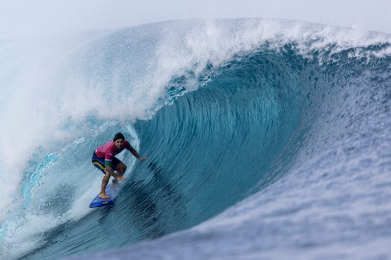 Brazils-Gabriel-Medina-celebrates-highest-Olympic-surfing-score-in-style.jpg