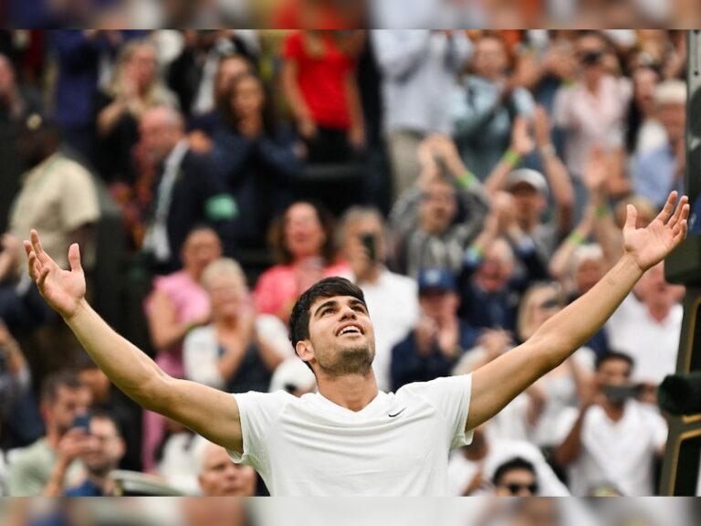 Carlos-Alcaraz-Mimics-Jude-Bellingham-Goal-Celebration-After-Wimbledon-Win.jpg