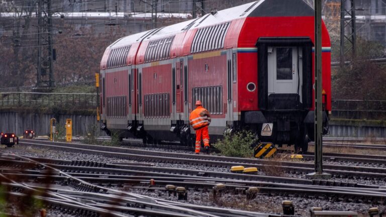 Germany-shuts-one-of-its-busiest-rail-routes-for-5.jpg