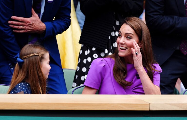 Kate-Middleton-and-Princess-Charlotte-Arrive-at-Wimbledon.jpeg