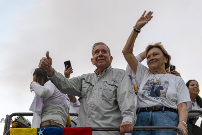 Venezuela-votes-in-election-as-opposition-challenges-Maduros-grip-on.jpg