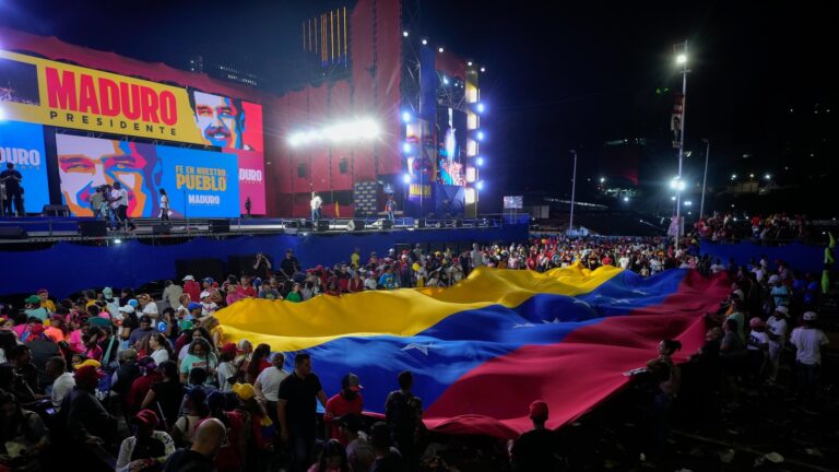 Venezuelan-voters-face-crucial-choice-Reelect-Maduro-or-give-opposition.jpg