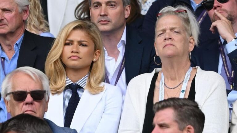 Zenday-and-Her-Mom-Claire-Coleman-at-a-Wimbledon-game-2.jpg