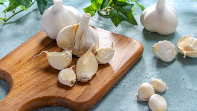 btrhmruo_garlic_625x300_08_May_24.jpg