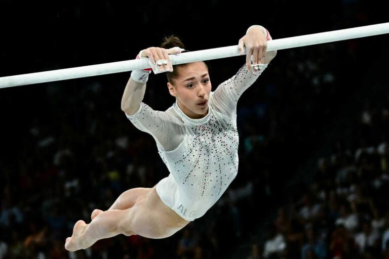 1722809417_Algerias-Kaylia-Nemour-uneven-bars-gold-Suni-Lee-the-bronze.jpeg