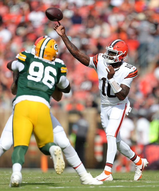 Cleveland Browns quarterback Tyler Huntley throws against the Green Bay Packers during the first half of an NFL preseason football game at Cleveland Browns Stadium, Saturday, Aug. 10, 2024, in Cleveland, Ohio.