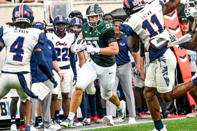 Michigan State's Michael Masunas runs after a catch against Florida Atlantic during the first quarter on Friday, Aug. 30, 2024, at Spartan Stadium in East Lansing.