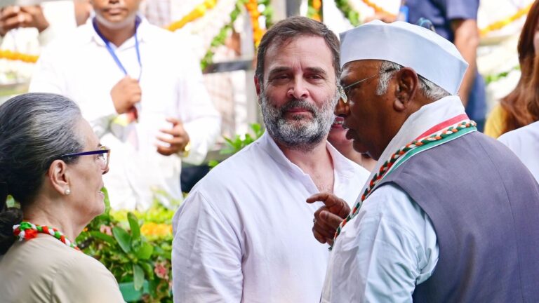 AICC-Rahul-Gandhi-13_1724140753649_1724140789409.jpg