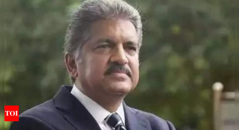 Anand-Mahindra-on-Indian-badminton-star-Lakshya-Sens-match-at.jpg