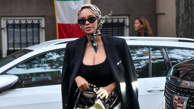 Beyonce-Wore-a-Black-2455-Emilio-Pucci-Blazer-with-Multicolor-1550-Pucci-Pants-and-Matching-Accessories-to-Dinner-with-Jay-Z-in-New-York-City-feat-image.jpg