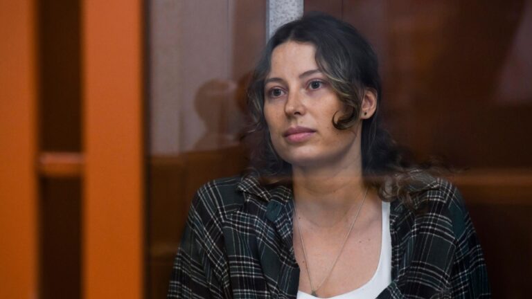 Russian-prosecutors-seek-15-year-sentence-for-US-Russian-woman-in-treason.jpg