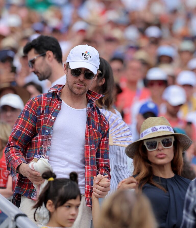 Ryan-Gosling-and-Eva-Mendes-attend-2024-Paris-Olympics-in.jpg