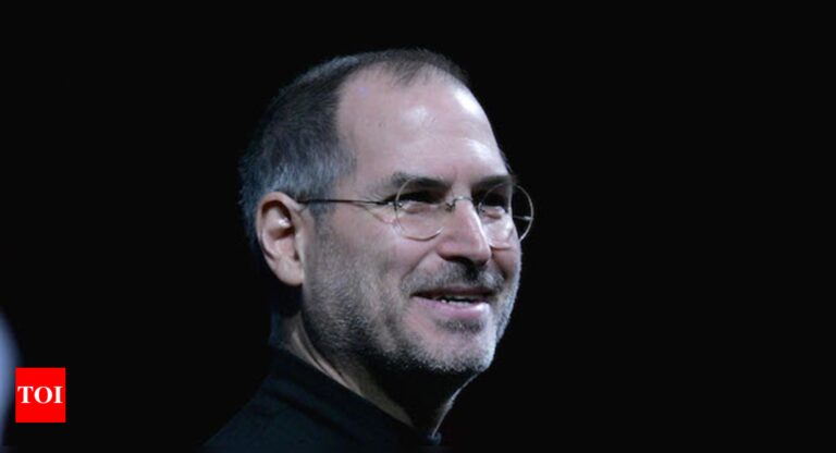 Worlds-greatest-investor-recalls-when-Steve-Jobs-asked-him-what.jpg