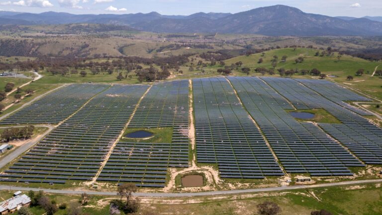 Worlds-largest-solar-precinct-approved-by-Australian-government.jpg