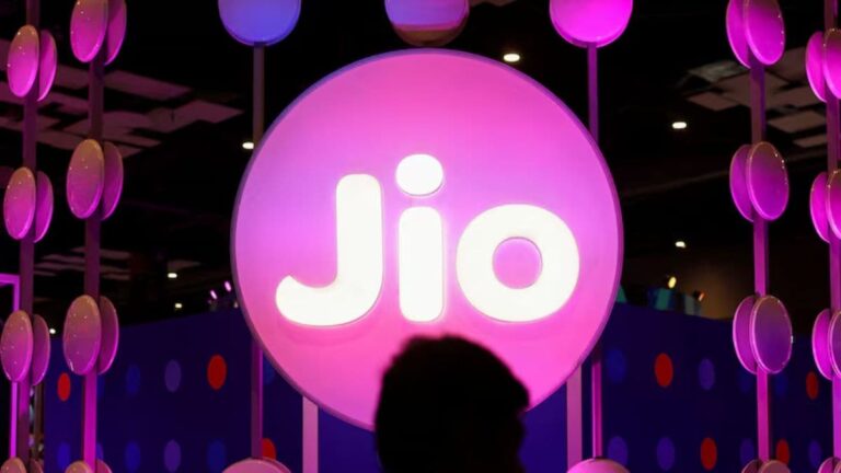 reliance_jio_reuters_1724237002449.jpg