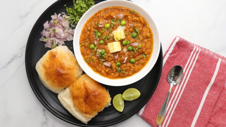 rgdmkkpo_pandyas-love-for-pav-bhaji_625x300_05_July_24.jpg