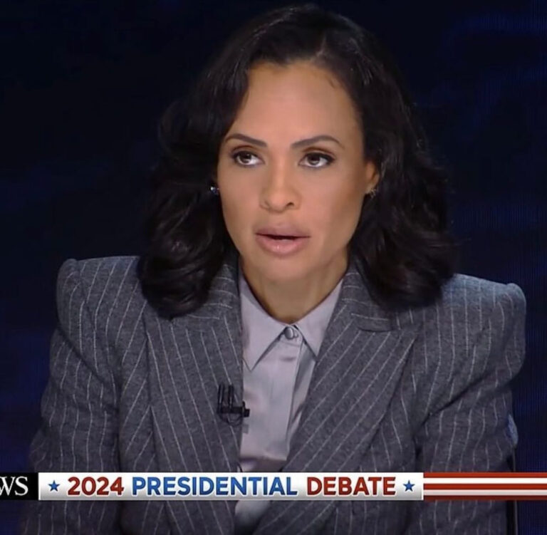 1-Linsey-Davis-Wears-Alex-Perry-Gray-Pinstriped-Suit-to-Moderate-the-Presidential-Debate-2024-scaled-1.jpg