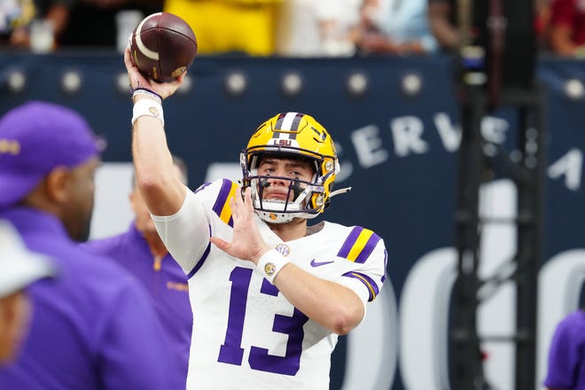 LSU football quarterback Garrett Nussmeier warms up before a game against USC at Allegiant Stadium on Sept. 1, 2024, in Paradise, Nev.