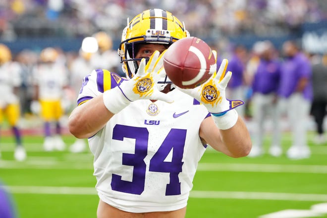 LSU football safety Skip Velotta (34) warms up before a game against USC at Allegiant Stadium on Sept. 1, 2024, in Paradise, Nev.