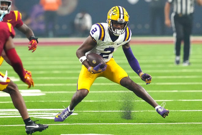 LSU football wide receiver Kyren Lacy (2) runs with the ball against the USC during the second quarter Sunday, Sept. 1, 2024, at Allegiant Stadium in Paradise, Nev.