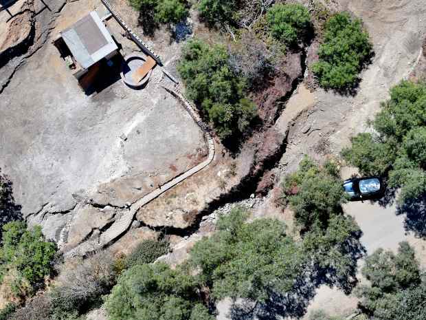 Fissures are visible along Vanderlip Dr. in Rancho Palos Verdes...