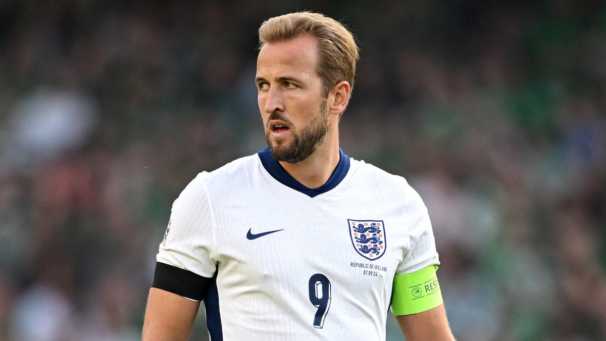 England striker Harry Kane looking over his right shoulder.