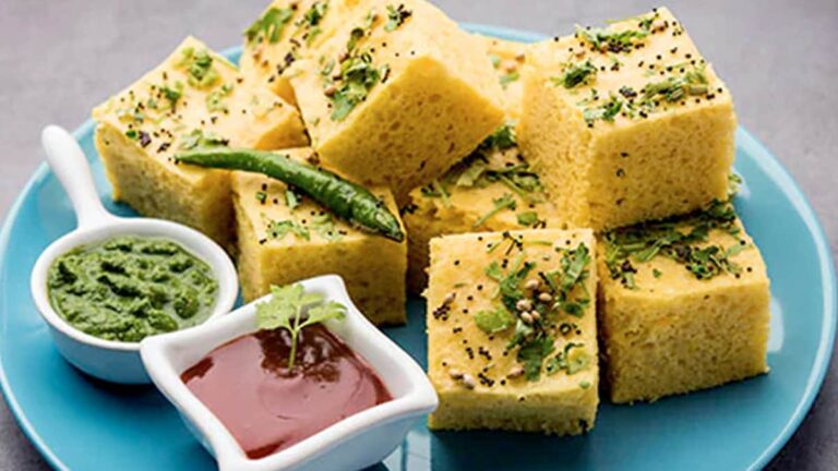 2siv51u_dhokla_625x300_22_May_23.jpg