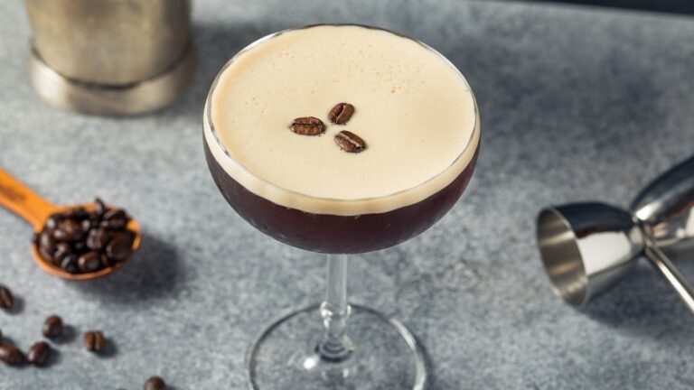 6vlc8le8_espresso-martini_625x300_22_September_24.jpg