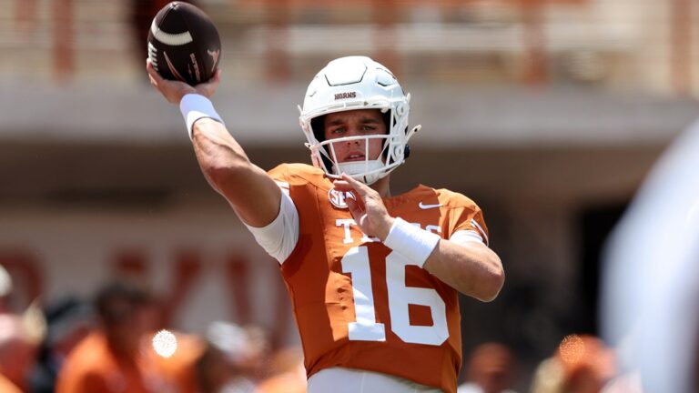 Arch-Manning-records-first-college-touchdowns-as-Texas-runs-over.jpg