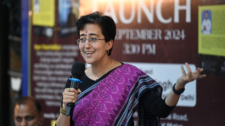 Atishi-Book-Launch-6_1726880132388_1726880177868.jpg