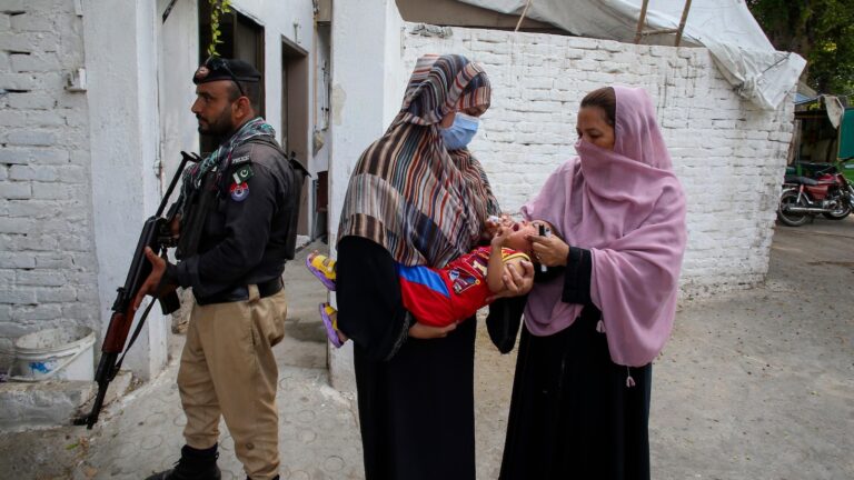 Gunmen-kill-a-polio-worker-and-a-policeman-during-a.jpg